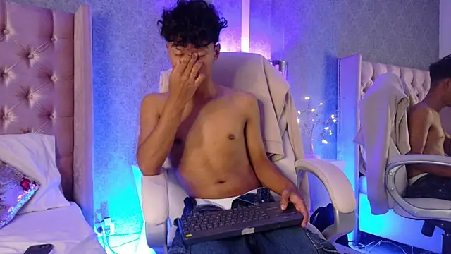 Snapshot of Adam_Foxxx chatting on 21, 7, 2026 Adam Foxxx online show from 21, 7, 2026