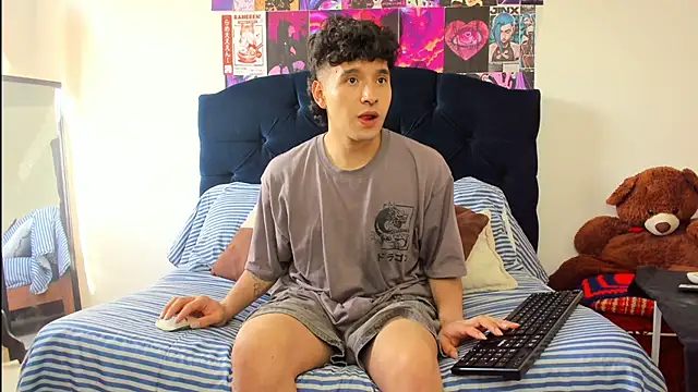 Snapshot of ZOREN33 chatting on 15, 7, 2026 ZOREN33 online show from 15, 7, 2026