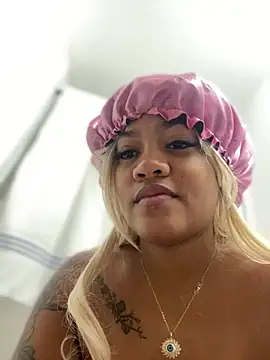 riri brunnete online show from 8, 3, 2025