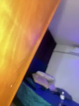 riri brunnete online show from 7, 10, 2025