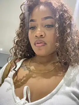 Snapshot of riri_brunnete chatting on 3, 5, 2026 riri brunnete online show from 3, 5, 2026