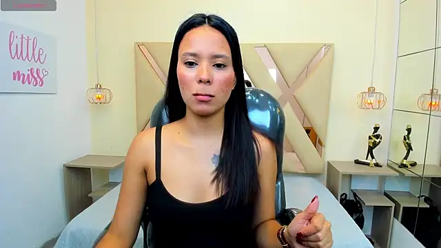 Snapshot of Ivonne_Latina chatting on 24, 7, 2026 Ivonne Latina online show from 24, 7, 2026