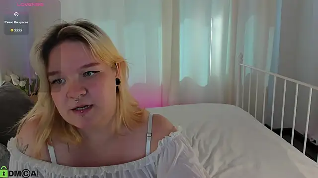 Snapshot of Alice_Suun chatting on 27, 7, 2026 Alice Suun online show from 27, 7, 2026