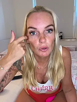 Snapshot of Missblondy39 chatting on 25, 7, 2026 Missblondy39 online show from 25, 7, 2026