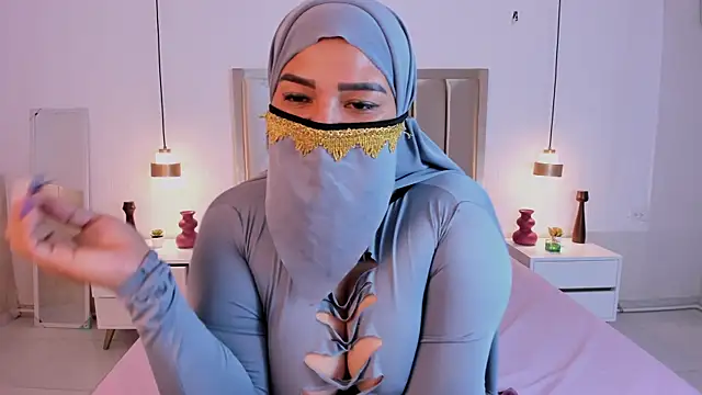 Snapshot of amira_farahh chatting on 25, 7, 2026 amira farahh online show from 25, 7, 2026