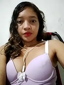 Snapshot of cute_larissa_xx chatting on 25, 7, 2026 cute larissa xx online show from 25, 7, 2026