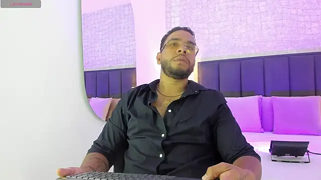 Snapshot of Jacksson_Miller_ chatting on 3, 8, 2026 Jacksson Miller online show from 3, 8, 2026
