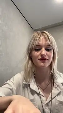 Snapshot of LezzyCrown chatting on 31, 7, 2026 LezzyCrown online show from 31, 7, 2026