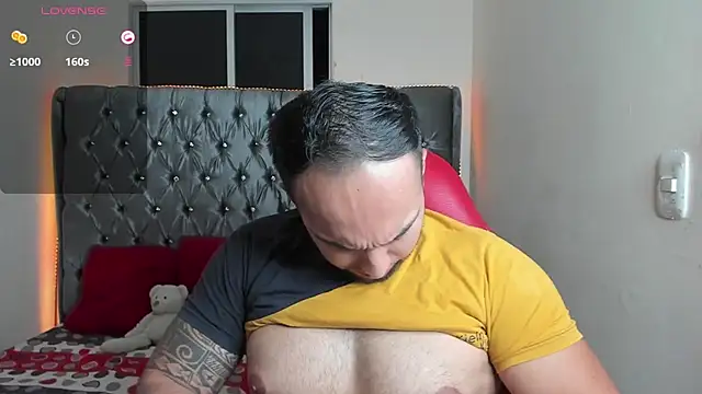 Snapshot of mrloganfuck1 chatting on 17, 6, 2026 mrloganfuck1 online show from 17, 6, 2026