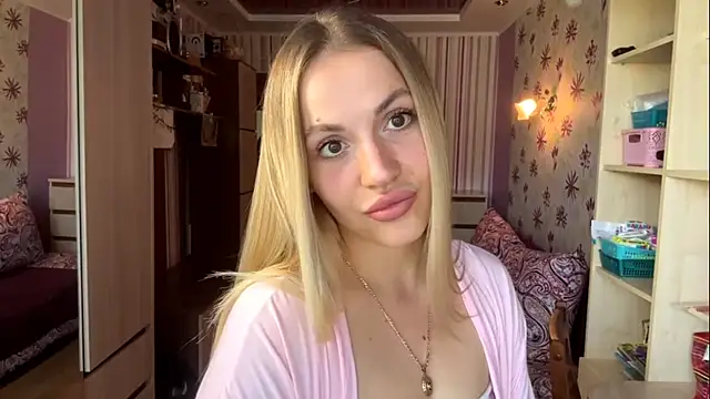 Snapshot of CelineBetzel chatting on 3, 8, 2026 CelineBetzel online show from 3, 8, 2026