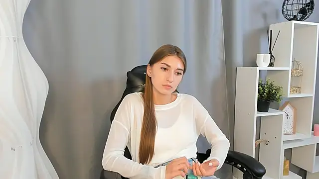 Snapshot of RhebaTancredi chatting on 3, 8, 2026 RhebaTancredi online show from 3, 8, 2026