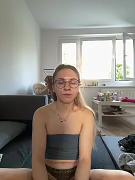 Snapshot of Amelie_wild chatting on 2, 8, 2026 Amelie wild online show from 2, 8, 2026