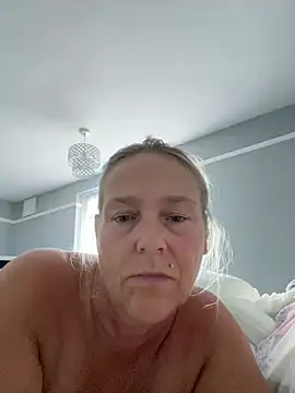 Snapshot of Blondnboujee53 chatting on 4, 8, 2026 Blondnboujee53 online show from 4, 8, 2026