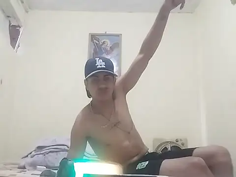 Snapshot of TitanMedina chatting on 4, 8, 2026 TitanMedina online show from 4, 8, 2026