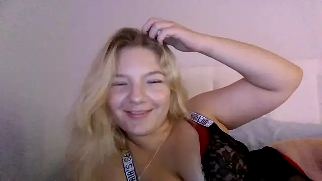 Snapshot of Blucakezz chatting on 4, 8, 2026 Blucakezz online show from 4, 8, 2026