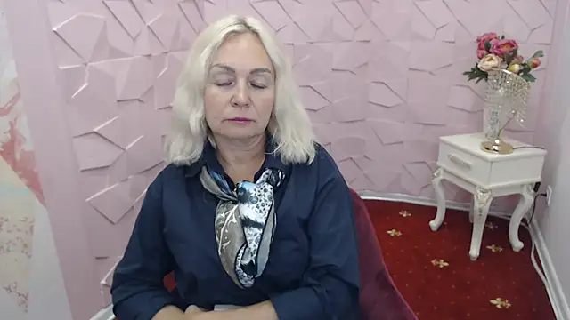 Snapshot of Jinna_luvv chatting on 5, 8, 2026 Jinna luvv online show from 5, 8, 2026