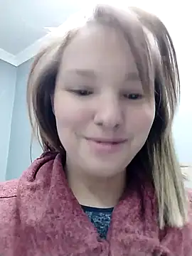 Snapshot of Tinybabeplays chatting on 6, 8, 2026 Tinybabeplays online show from 6, 8, 2026