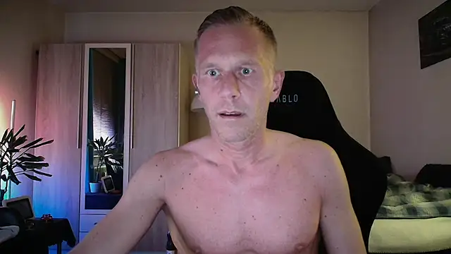 slaveboy2016xh online show from 23, 6, 2026