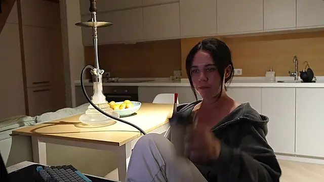 Snapshot of Valeriiaaaa chatting on 8, 8, 2026 Valeriiaaaa online show from 8, 8, 2026