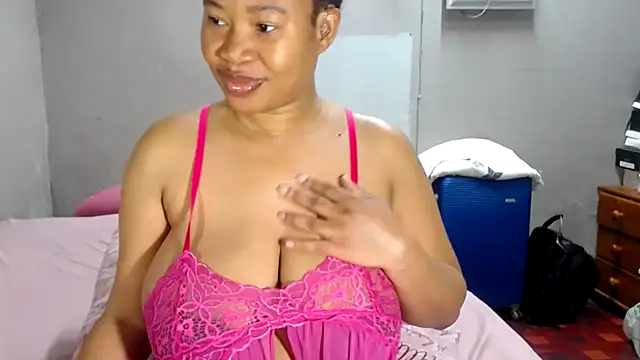 Snapshot of BigAreola26 chatting on 16, 6, 2026 BigAreola26 online show from 16, 6, 2026