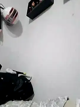 Snapshot of Sjksns chatting on 7, 4, 2026 Sjksns online show from 7, 4, 2026