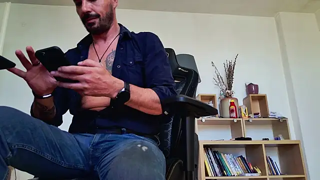 Snapshot of ChrisKox chatting on 16, 5, 2026 ChrisKox online show from 16, 5, 2026