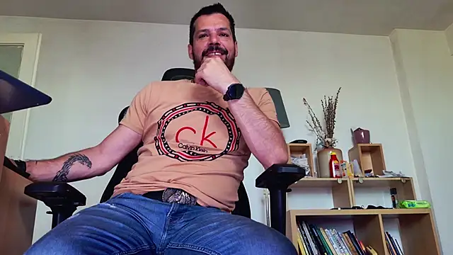 Snapshot of ChrisKox chatting on 27, 5, 2026 ChrisKox online show from 27, 5, 2026