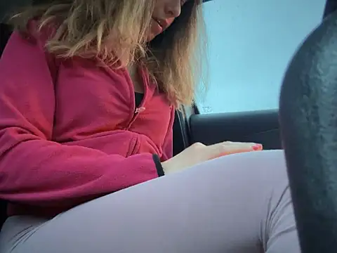 sexylenia online show from 12, 3, 2025