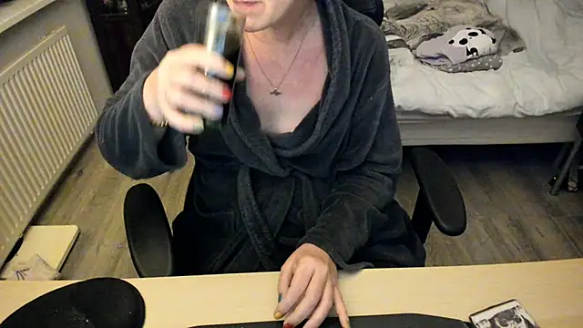 Snapshot of minoesje37 chatting on 11, 1, 2025 minoesje37 online show from 11, 1, 2025