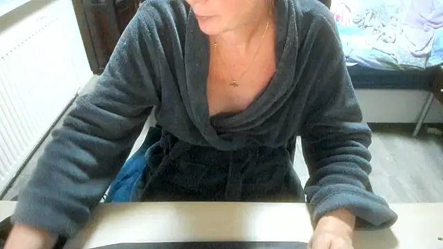 Snapshot of minoesje37 chatting on 17, 11, 2025 minoesje37 online show from 17, 11, 2025