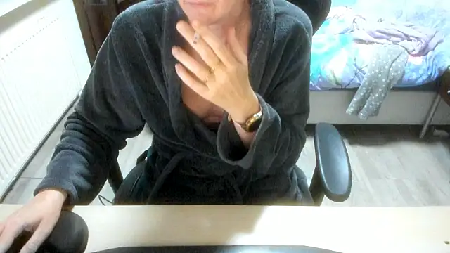 Snapshot of minoesje37 chatting on 18, 11, 2025 minoesje37 online show from 18, 11, 2025