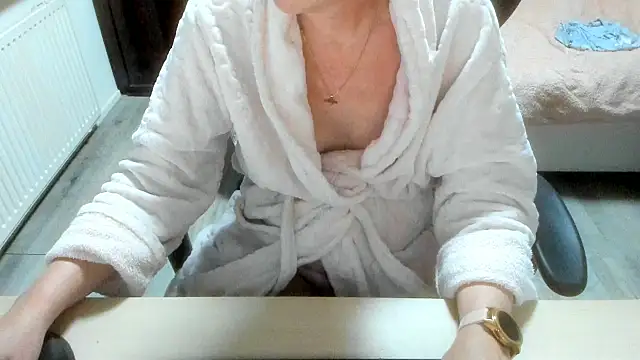 Snapshot of minoesje37 chatting on 13, 12, 2025 minoesje37 online show from 13, 12, 2025