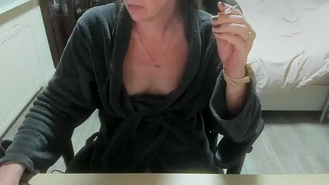 minoesje37 online show from 18, 3, 2026