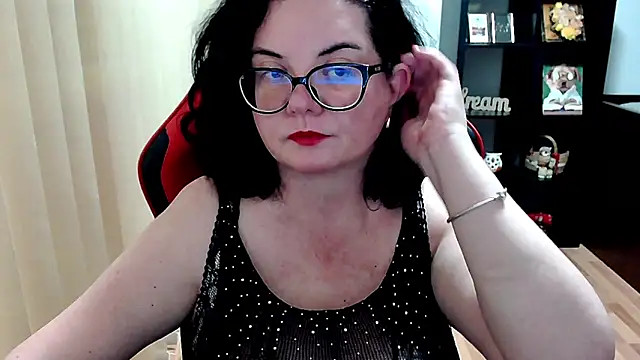 Snapshot of MissTroublle chatting on 15, 5, 2026 MissTroublle online show from 15, 5, 2026