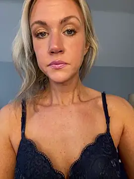 Snapshot of Kay_Cakes chatting on 1, 2, 2025 Kay Cakes online show from 1, 2, 2025