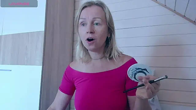 Snapshot of I_AM_MILF chatting on 17, 10, 2025 I AM MILF online show from 17, 10, 2025