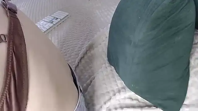 Snapshot of Kiradoll27 chatting on 29, 10, 2025 Kiradoll27 online show from 29, 10, 2025