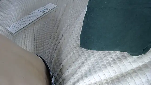 Snapshot of Kiradoll27 chatting on 19, 11, 2025 Kiradoll27 online show from 19, 11, 2025