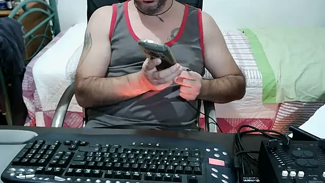 Snapshot of Italian_dark_desire chatting on 18, 11, 2025 Italian dark desire online show from 18, 11, 2025