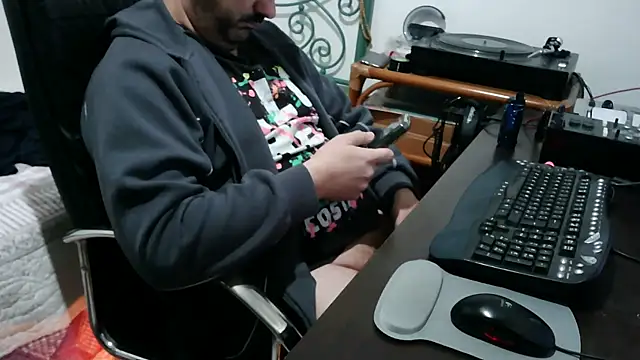 Snapshot of Italian_dark_desire chatting on 27, 11, 2025 Italian dark desire online show from 27, 11, 2025