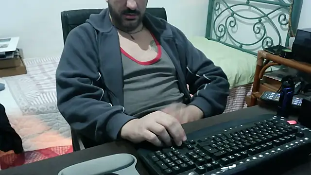 Snapshot of Italian_dark_desire chatting on 28, 11, 2025 Italian dark desire online show from 28, 11, 2025