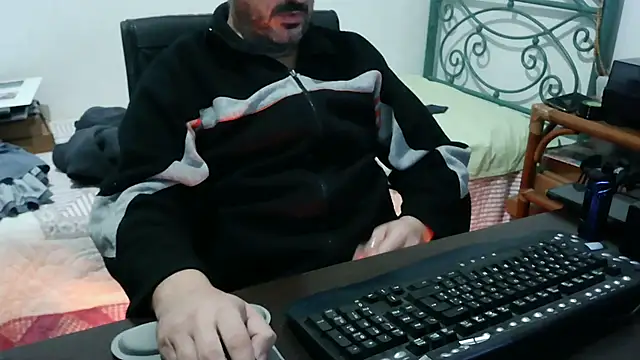 Snapshot of Italian_dark_desire chatting on 3, 12, 2025 Italian dark desire online show from 3, 12, 2025