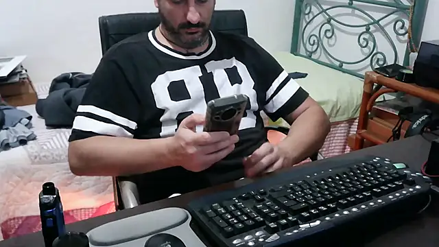 Snapshot of Italian_dark_desire chatting on 3, 12, 2025 Italian dark desire online show from 3, 12, 2025