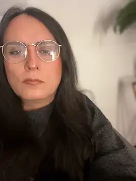 Snapshot of Chic_desire chatting on 8, 3, 2026 Chic desire online show from 8, 3, 2026