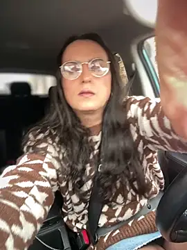 Snapshot of Chic_desire chatting on 14, 3, 2026 Chic desire online show from 14, 3, 2026