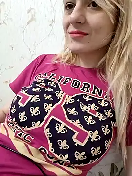 YogisticJuli666 online show from 17, 1, 2025