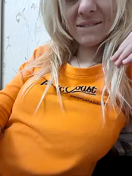 YogisticJuli666 online show from 24, 1, 2025