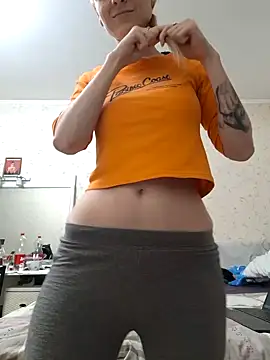 YogisticJuli666 online show from 27, 1, 2025