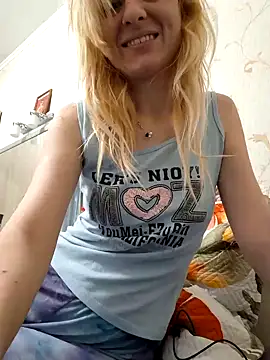 YogisticJuli666 online show from 10, 2, 2025