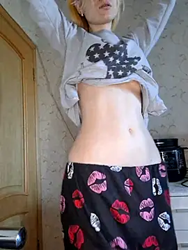 YogisticJuli666 online show from 25, 2, 2025